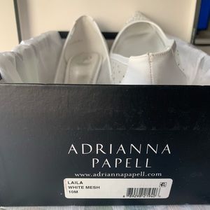 Adrianna Papell LAILA WHITE pump